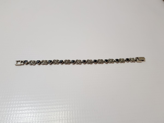 OLTU TAŞLI KALP FORMLU GÜMÜŞ BİLEKLİK