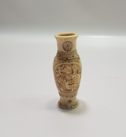 EL OYMA İŞÇİLİKLİ UZAK DOĞU YAPIMI MİNYATÜR KEMİK VAZO