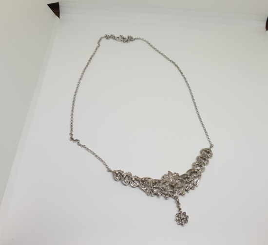 PIRLANTA TAŞLI FRANSIZ FİYONK MODELİ GERDANLIK