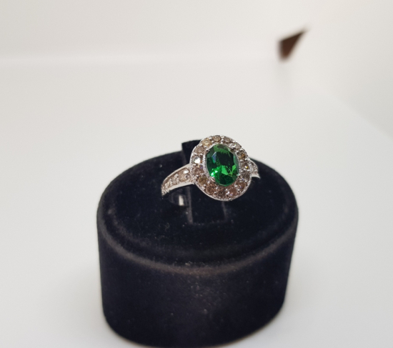 ZÜMRÜT VE PIRLANTA TAŞLI RUS KESİM YÜZÜK