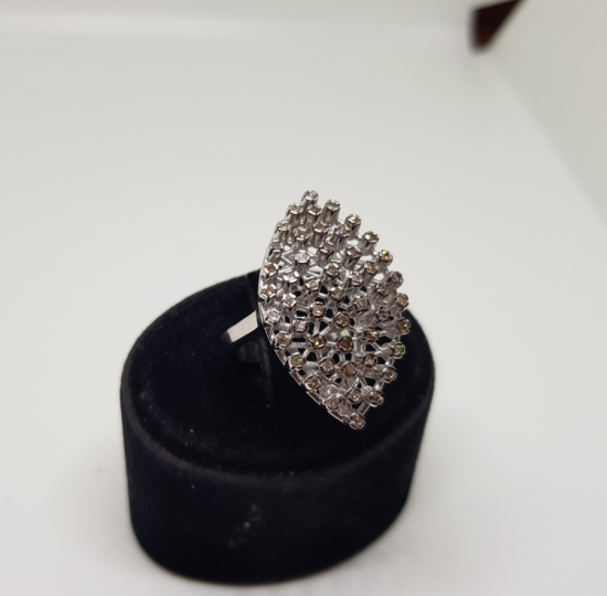 PIRLANTA TAŞLI DİKENLİ MODEL YÜZÜK