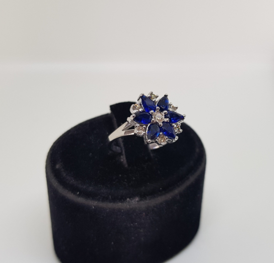 SAFİR VE PIRLANTA TAŞLI GÜNEŞ MODEL YÜZÜK