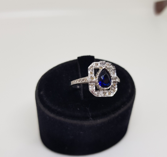 SAFİR VE PIRLANTA TAŞLI KALP MODELLİ YÜZÜK