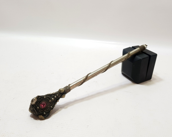 ÜZERİ KABARTMA İŞÇİLİKLİ VE GÜMÜŞ KAPLAMA ANTİKA ŞEMSİYE SAPI