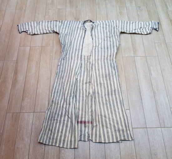 EL DOKUMA KUMAŞTAN YAPILMIŞ OSMANLI DÖNEMİ ÜÇ ETEK