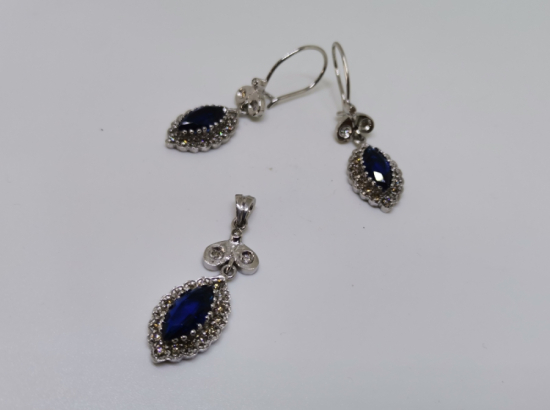 SAFİR VE PIRLANTA TAŞLI SU DAMLASI MODELİ KOLYE KÜPE TAKIMI