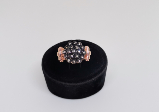 MİNİ DİVANHANE MODELİ ELMAS TAŞLI YÜZÜK