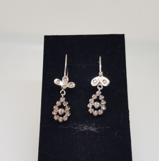 PIRLANTA TAŞLI DAMLA MODEL KÜPE