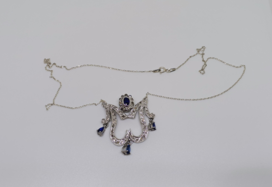 LALE MODEL PIRLANTA GERDANLIK