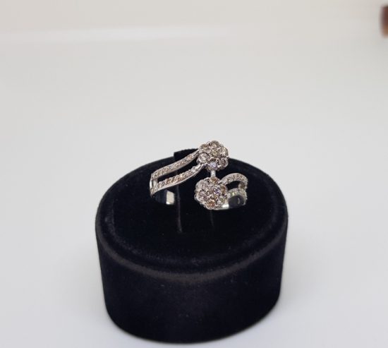 PIRLANTA TAŞLI SİMETRİK PAPATYA FORMLU SARMAL YÜZÜK