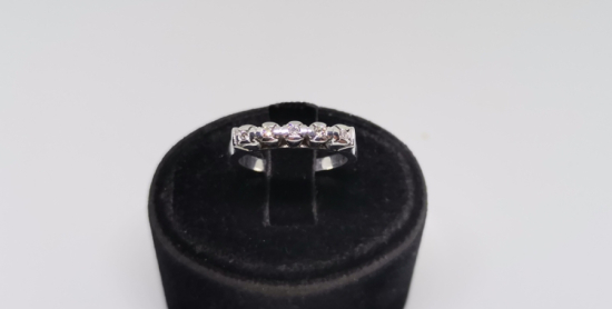 BEŞTAŞ MODELİ PIRLANTA TAŞLI YÜZÜK