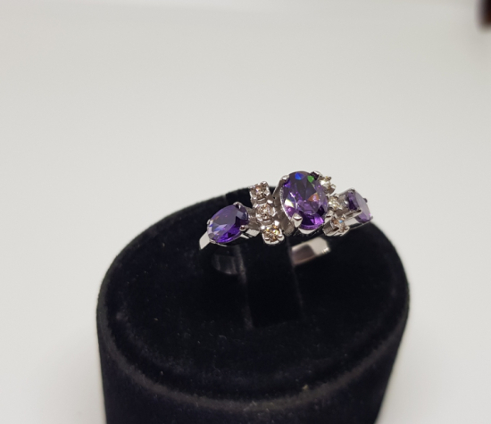 PIRLANTA VE AMETİST TAŞLI ÜÇLÜ SIRA MODEL YÜZÜK