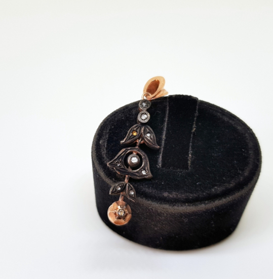 LALE MODELİ ELMAS TAŞLI KOLYE UCU