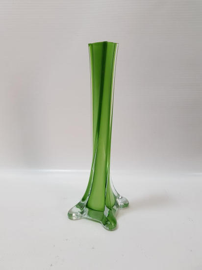 YEŞİL RENKLİ MURANO KARANFİLLİK