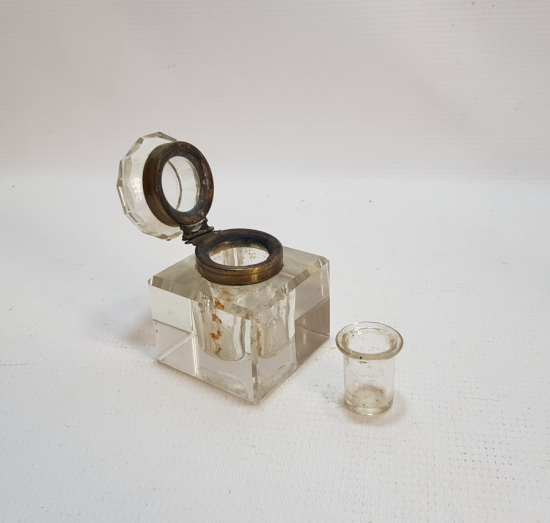 OSMANLI DÖNEMİ KRİSTAL KESME İŞÇİLİKLİ KAPAKLI ASKERİ HOKKA