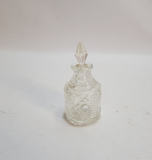 1900 BAŞLARI KRİSTAL KESME İŞÇİLİKLİ KOKU ŞİŞESİ