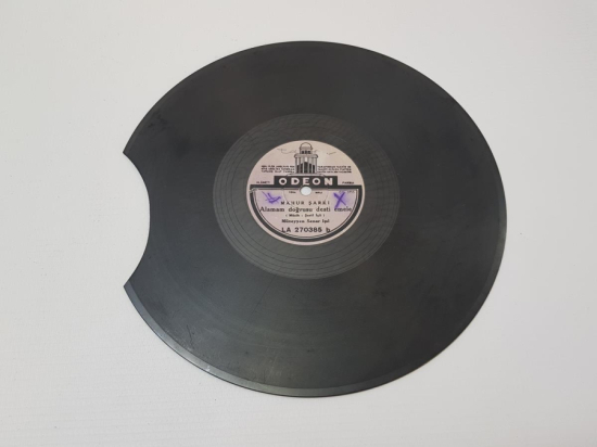 MÜZEYYEN SENAR IŞIL