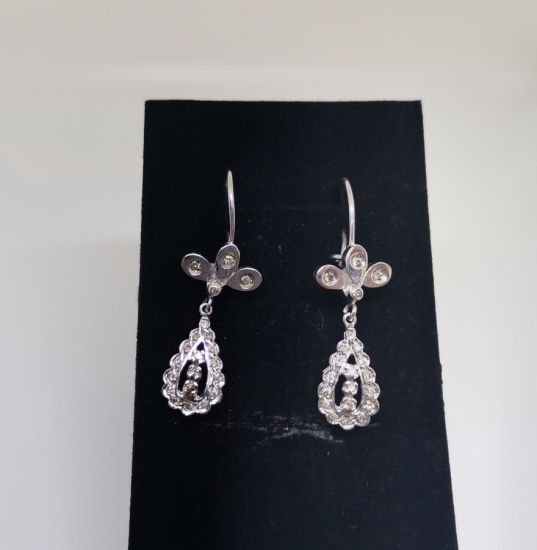 DAMLA MODEL PIRLANTA TAŞLI KÜPE