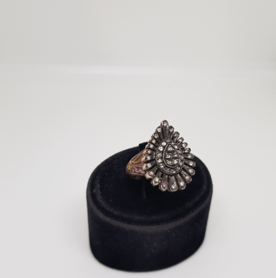 SIRALI DAMLA MODEL ELMAS TAŞLI YÜZÜK