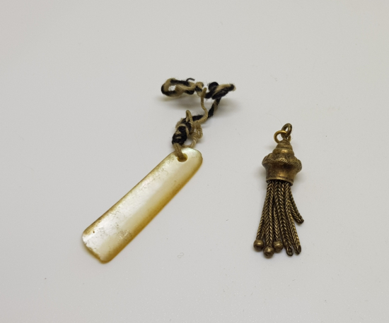 OSMANLI DÖNEMİ 2 ADET TAKI VE KÖSTEK PARÇASI