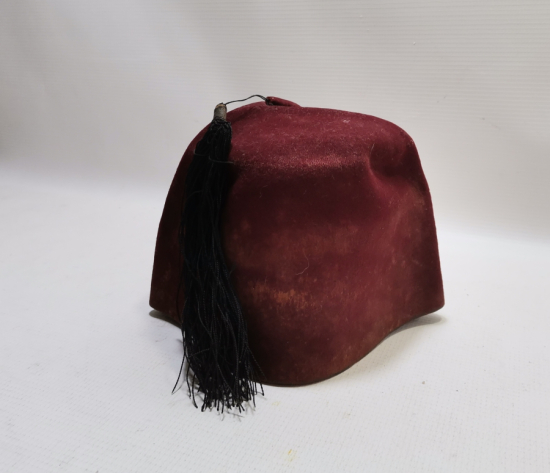 ORİJİNAL İPEK PÜSKÜLÜYLE OSMANLI DÖNEMİ NADİR MECİDİ TİPTE PAŞA FESİ