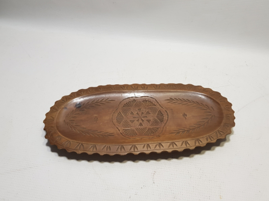 ÜZERİ SALTANAT ÇELENKLİ EL OYMA AHŞAP KAHVE TEPSİSİ