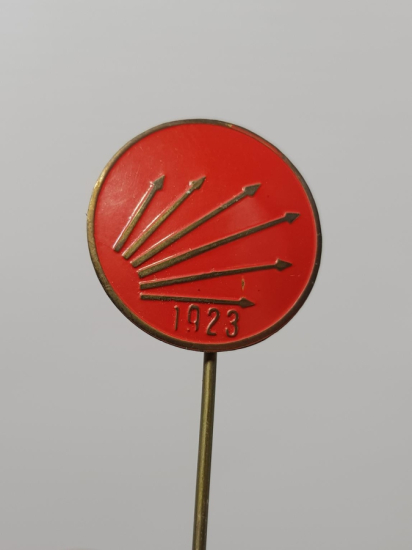 ORİJİNAL KABINDA ANTİKA CHP ROZETİ