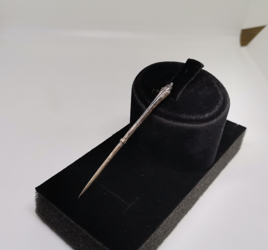 ÜST KISMI LALE FORMUNDA OSMANLI DÖNEMİ GÜMÜŞ İĞNE