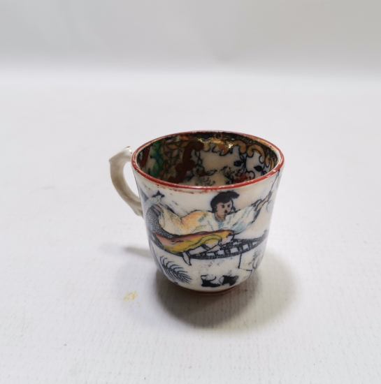 İÇİ VE DIŞI EL BOYAMA İŞÇİLİKLİ NADİR ÇİN KAHVE FİNCANI