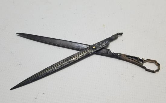 ÜZERİ OSMANLICA YAZILI ALTIN VE GÜMÜŞ ÇAKMA İŞÇİLİKLİ NADİR TİPTE OSMANLI DÖNEMİ HATTAT MAKASI