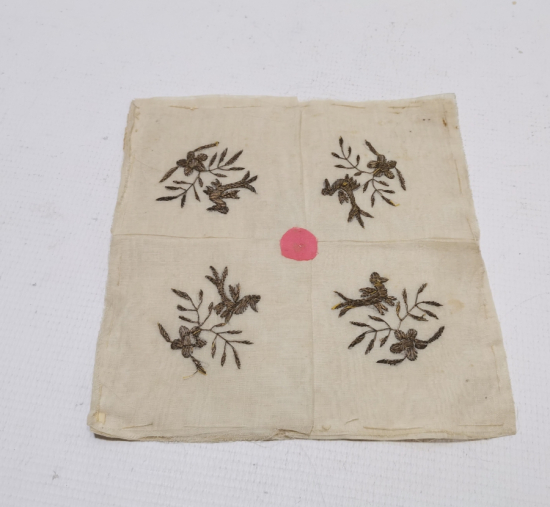 SIRMA İŞÇİLİKLİ VE SIĞIRCIK FORMLU OSMANLI DÖNEMİ AÇILMAMIŞ GELİN ÇEVRESİ