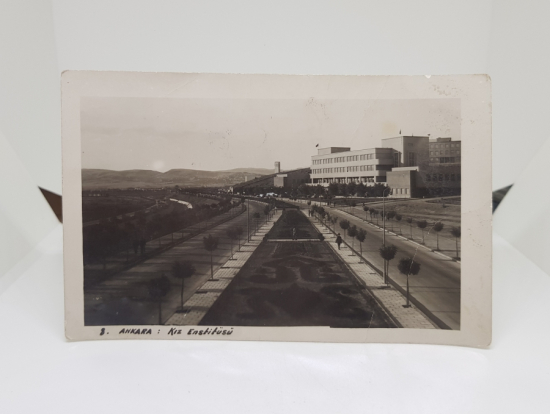 1939 TARİHLİ ANKARA KIZ ENSTİTÜSÜ GÖRSELLİ SİYAH-BEYAZ FOTOĞRAF