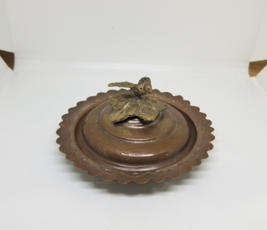 ÜZERİ KALEM İŞÇİLİKLİ VE KUŞLU ANTİKA KAPAKLI MAMA KABI