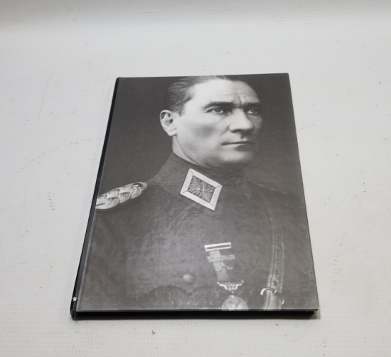 RESİMLERLE ATATÜRK ALBÜMÜ