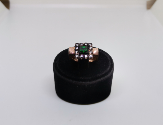 ZÜMRÜT VE ELMAS TAŞLI KARE MODEL YÜZÜK