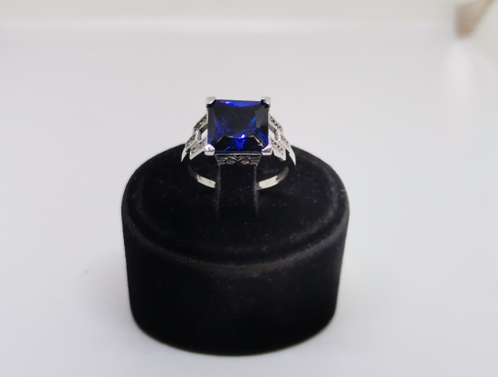 SAFİR VE PIRLANTA TAŞLI FLEMENK MODEL YÜZÜK