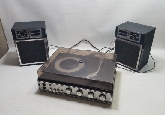 ÇALIŞIR DURUMDA ANTİKA PLAK ÇALAR - PİKAP