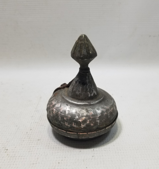 ÜST KISMI KUBBELİ FORMDA OSMANLI DÖNEMİ İBRİK KAPAĞI