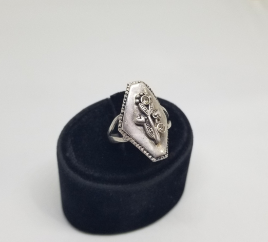 MARGAZİT TAŞLI VE KABARTMA İŞÇİLİKLİ ÖZEL YAPIM GÜMÜŞ YÜZÜK