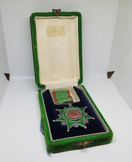 ABDÜLAZİZ HAN DÖNEMİ ORİJİNAL ASKI VE KUTUSUYLA 4. DERECE NİŞANİ OSMANİ