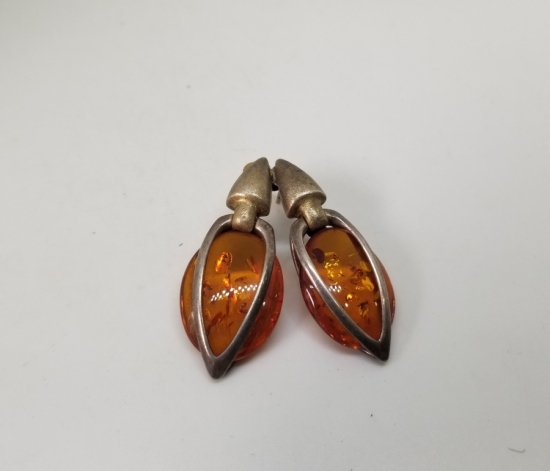 ÖZEL YAPIM GÜMÜŞ FOSİLLİ KEHRİBAR KÜPE