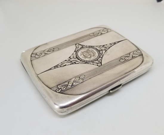 ÜZERİ İNSİYALLİ ANTİKA GÜMÜŞ SİGARA TABAKASI