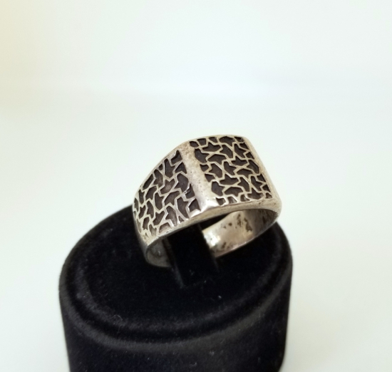 KABARTMA İŞÇİLİKLİ GÜMÜŞ YÜZÜK