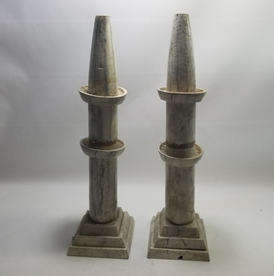 MİNARE FORMUNDA YAPILMIŞ OSMANLI DÖNEMİ İKİ ADET AHŞAP MİHRAP ŞAMDANI