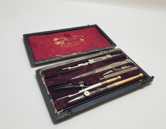 ORİJİNAL KUTUSUNDA ARON PROFETTA & FILS CONSTANTINOPLE YAZILI OSMANLI DÖNEMİ KEMİK SAPLI MÜHENDİS TAKIMI