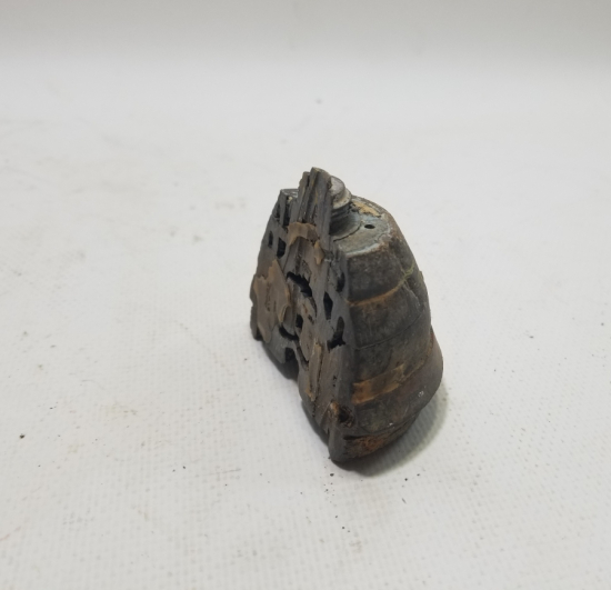 1. DÜNYA SAVAŞI DÖNEMİ GÖRSEL AMAÇLI ORTADAN KESİLMİŞ İNGİLİZ TOP MERMİSİ BAŞLIĞI