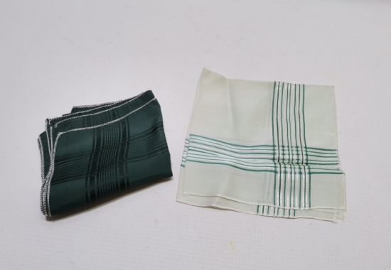 İKİ ADET ANTİKA İPEK BAYRAM MENDİLİ