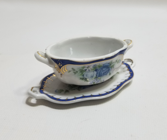 ÜZERİ ALTIN VARAKLI NADİR TİPTE ANTİKA PORSELEN HAVYARLIK