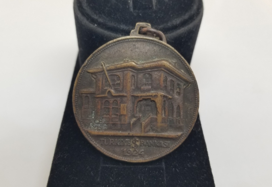 İŞ BANKASI 50. YIL HATIRASI ANAHTARLIK