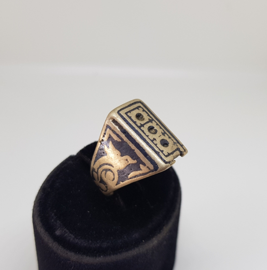 ÜZERİ SIĞIRCIK FİGÜRLÜ OSMANLI DÖNEMİ SAVATLI ERMENİ İŞİ VAN YÜZÜK